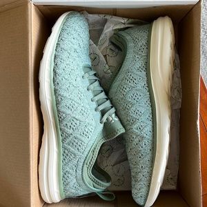 APL Techloom Phantom